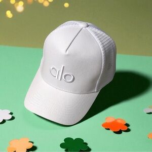 💫ALO Yoga White 💫Minimalist Hat